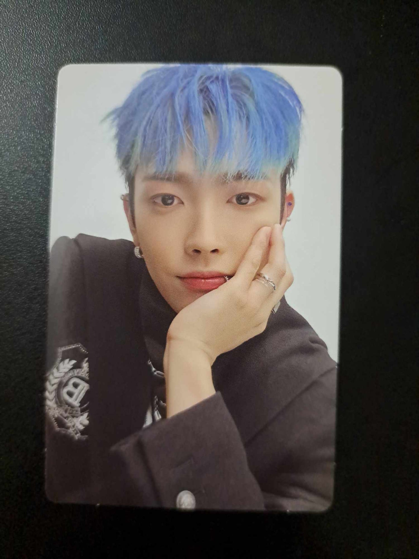 ATEEZ The World: Outlaw Photocard Hongjoong