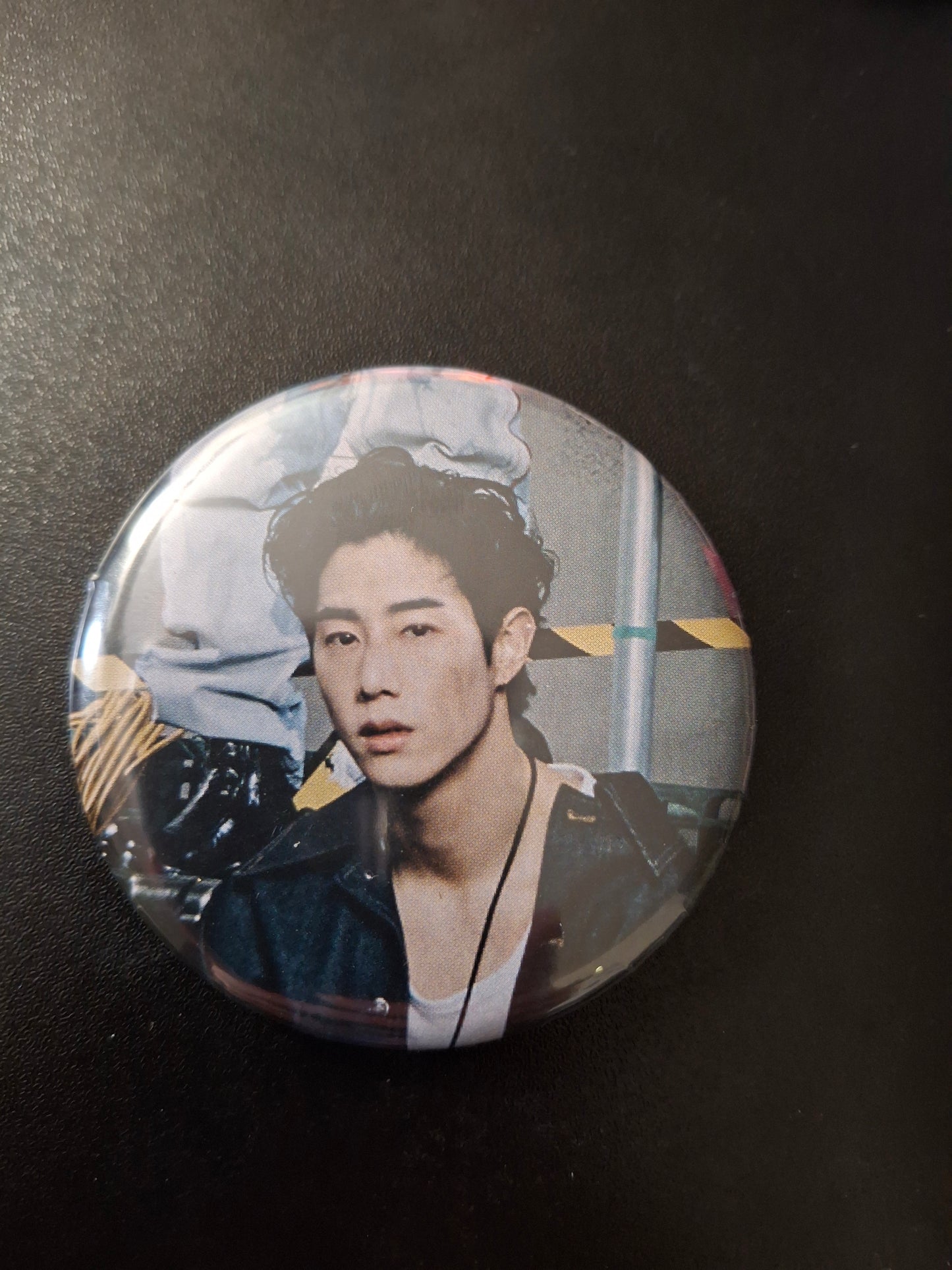 [Charity] KPOP 2.25" Can Badges