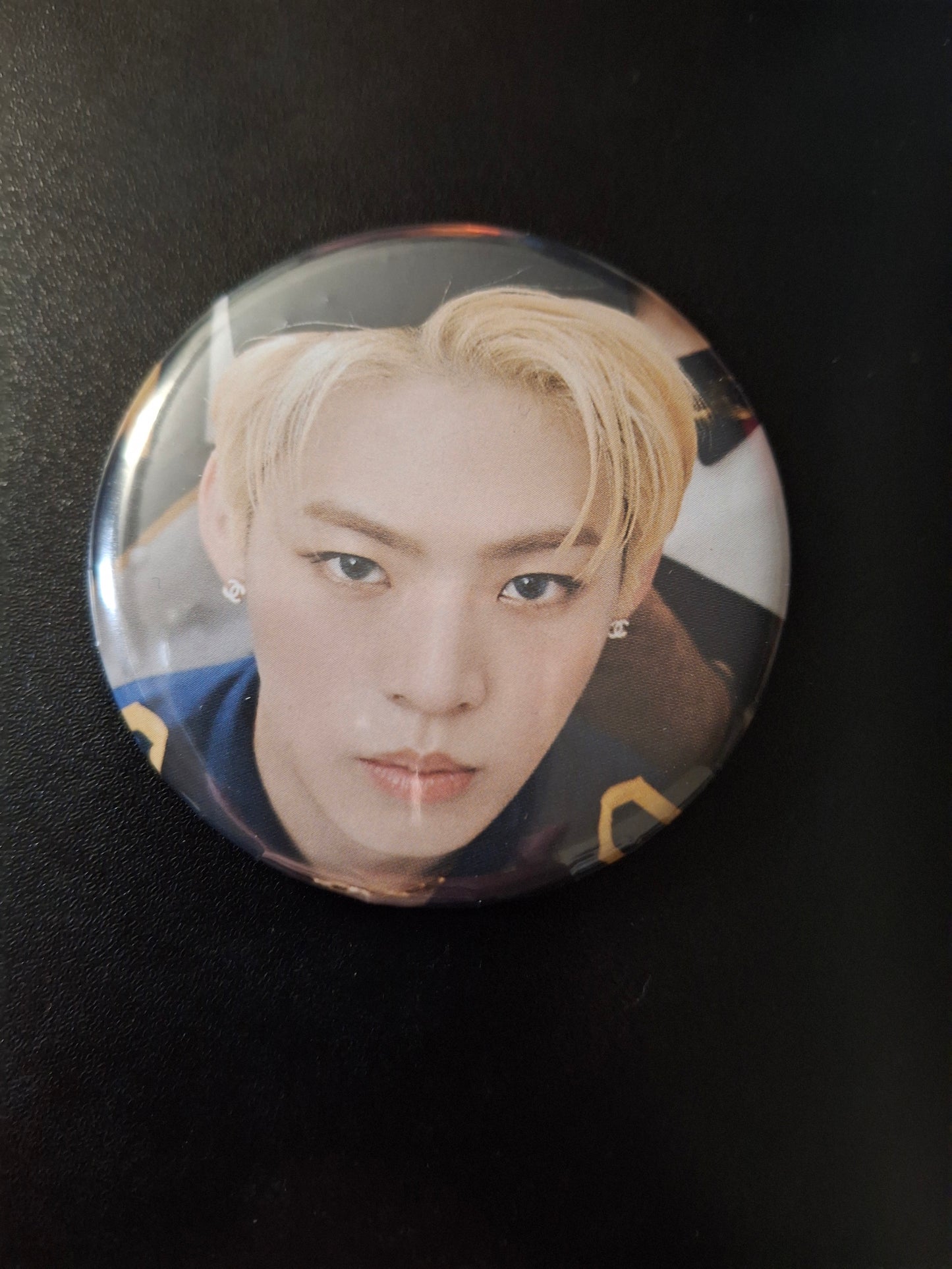 [Charity] KPOP 2.25" Can Badges