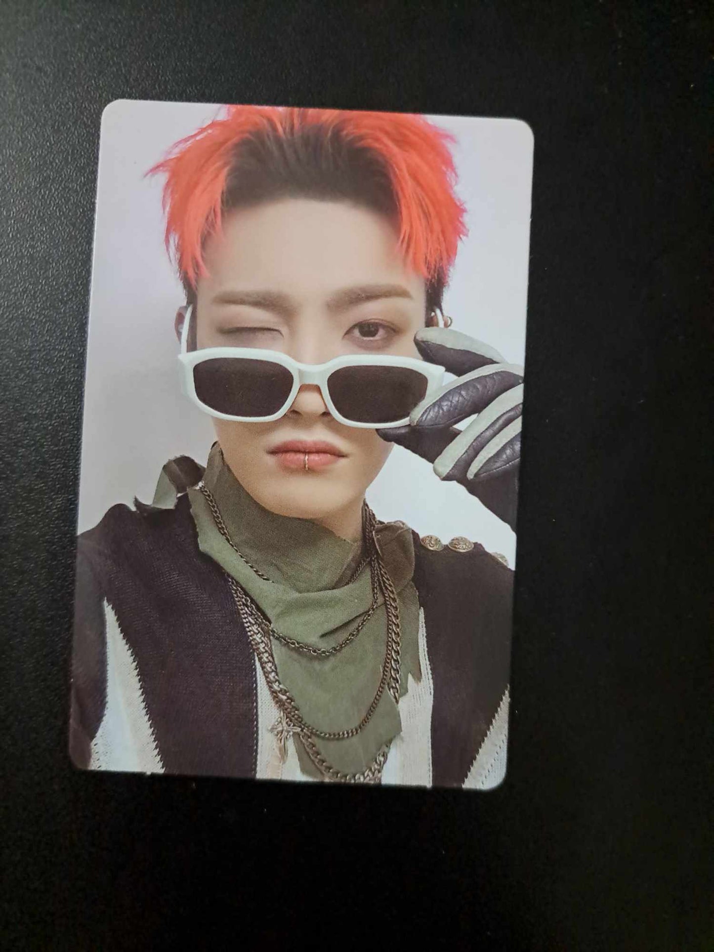 ATEEZ The World: Outlaw Photocard Hongjoong