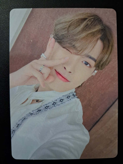 ATEEZ Into the A to Z Limited A Edition Hongjoong Photocard